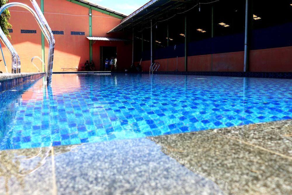 Sinar Sport Hotel Bengkulu Exterior photo